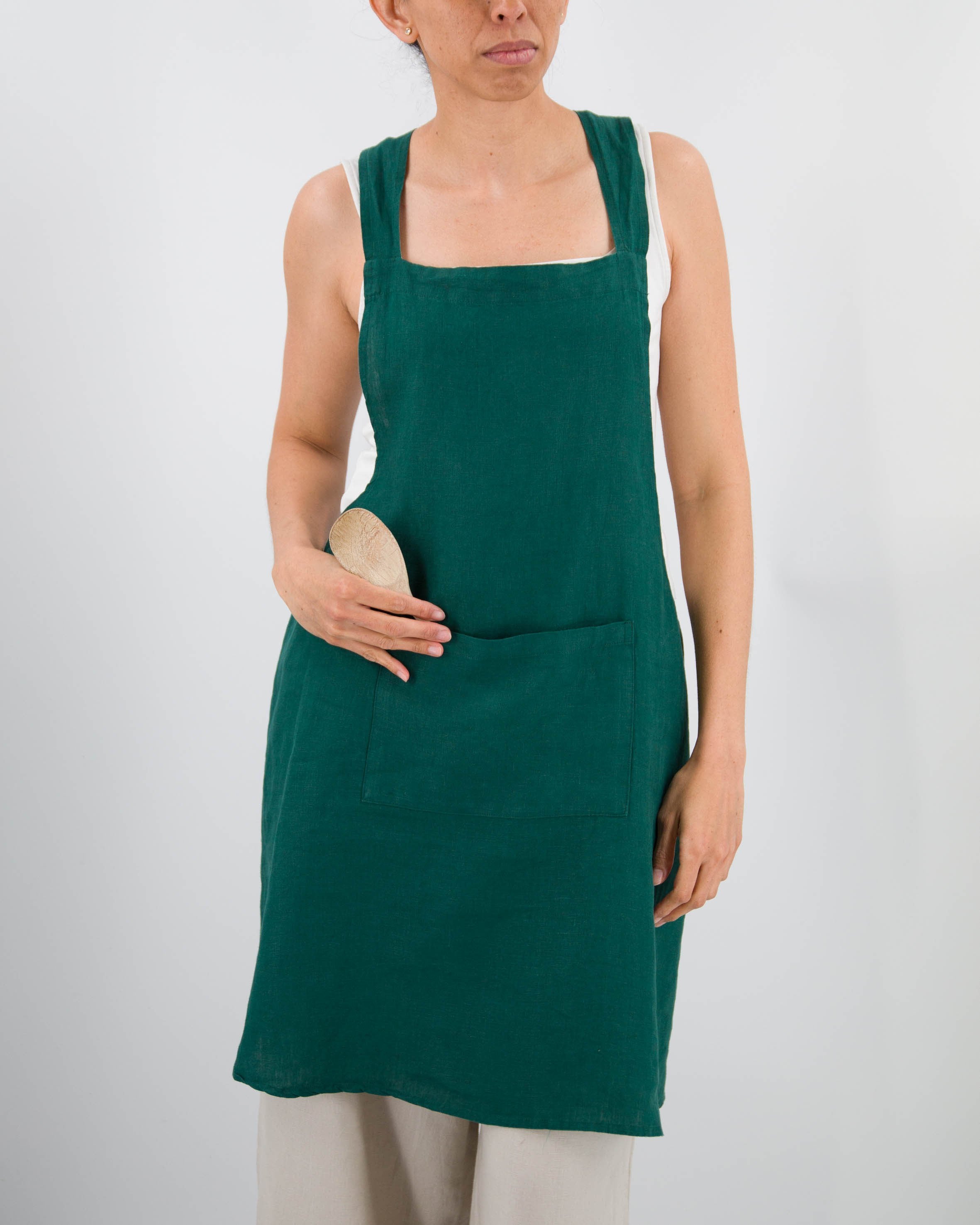 Nishi Cross-Back Linen Apron