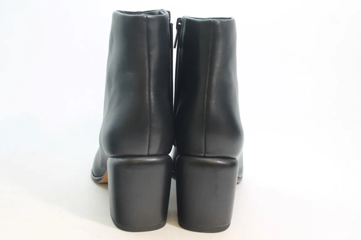 Vince Maggie Women's Boots Floor Sample